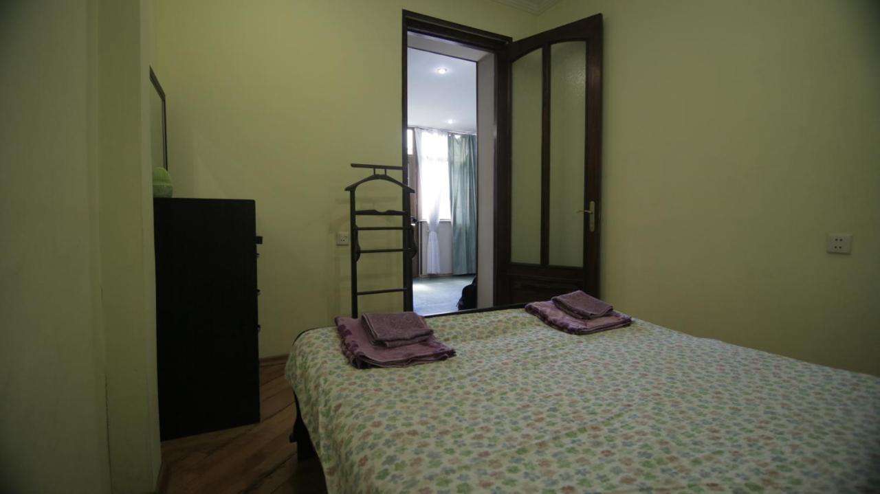Apartment On Sanapiro Tiflis Exterior foto